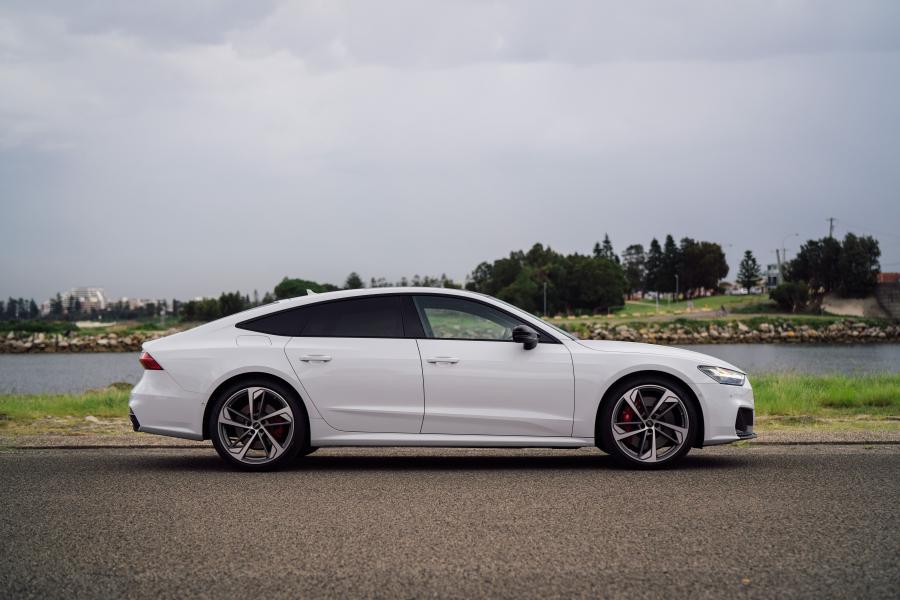  Audi S7 Sportback TFSI 2020 года  (AU) (фото 15 из 32)